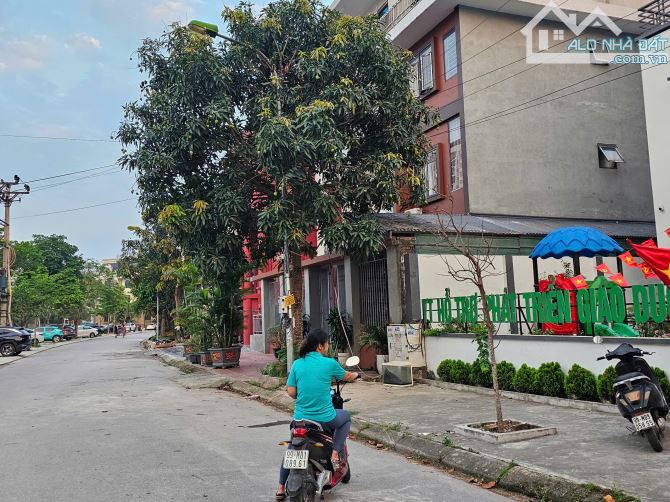 Bán Nhà BT Khả Lễ . Cty Nhà . dt 269m . mt 15m . hướng ĐN . giá 29 tỷ - 3