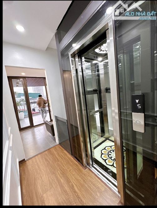 Toà nhà dịch vụ Tây Hồ, Hà Nội. Đang cho bên thứ 3 thuê trên 1 tỷ/năm. 80m2, 9 tầng, 35 tỷ - 3