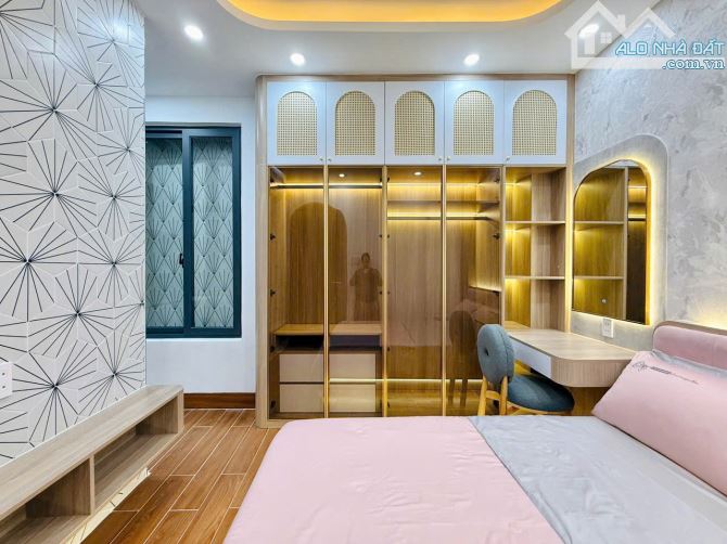 Bán nhà gần công viên Gò Vấp - 4x12m - 4 tầng - 4PN - 5WC - 5.95 tỷ - tặng full nội thất - 3