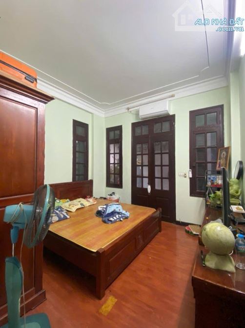 Bán nhà Dương Quảng Hàm, Cầu Giấy 42m2 x 5 tầng, giá 8,1 tỷ, cực gần phố - 3