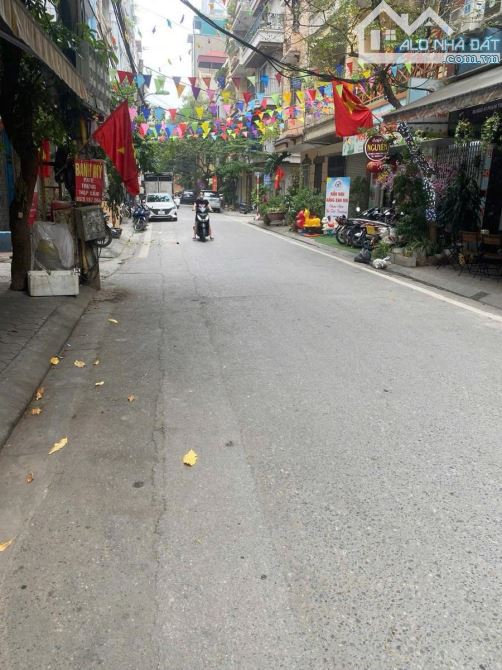 Bán nhà phố Phạm Tuấn Tài, Phân Lô, Ô Tô Tránh, Vỉa Hè, Giá 14.65 tỷ - 3