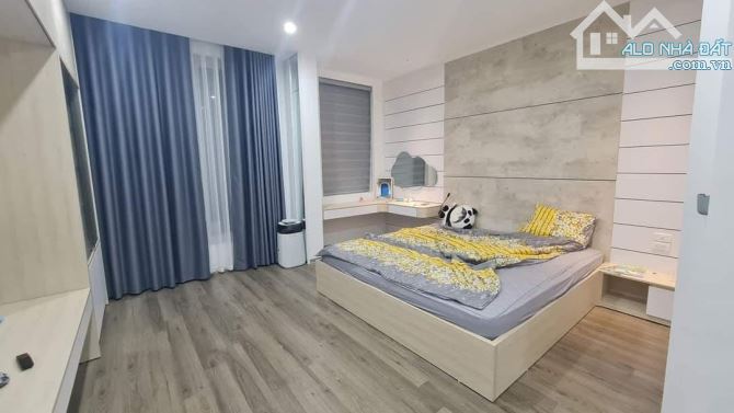 Bán nhà Mặt Phố Hoàng Ngọc Phách, Đống đa. Diện tích 60m. 6 Tầng. Mặt tiền 4,5m - 3
