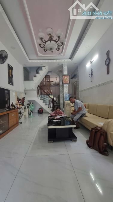 💒 Mặt tiền Lưu Hữu Phước ,P15 Q8, DT 4 x 21, 4 tầng. Giá 6,7 tỷ TL.   ✅ Diện tích: 83.2m2 - 3