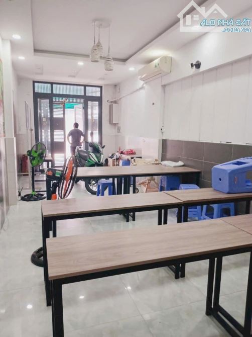 ⚠️(Hiếm) Tân Phú giáp Q11 - Phân khúc 6 tỷ - 3