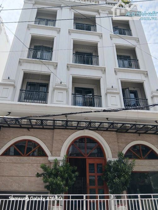 BÁN TÒA NHÀ 8 TẦNG - TRƯỜNG CHINH, P11, TÂN BÌNH – GẦN GA METRO DT: 9x18 KC: 8 Tầng 50 PN - 3