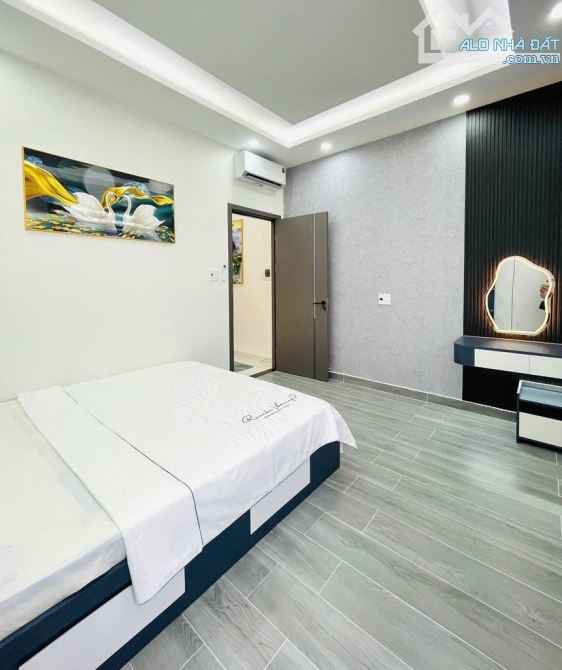 Bán gấp nhà đẹp Huỳnh Mẫn Đạt, Quận 5, 55m2, HĐ thuê 12tr/tháng được bán với giá 3 tỷ 350 - 3