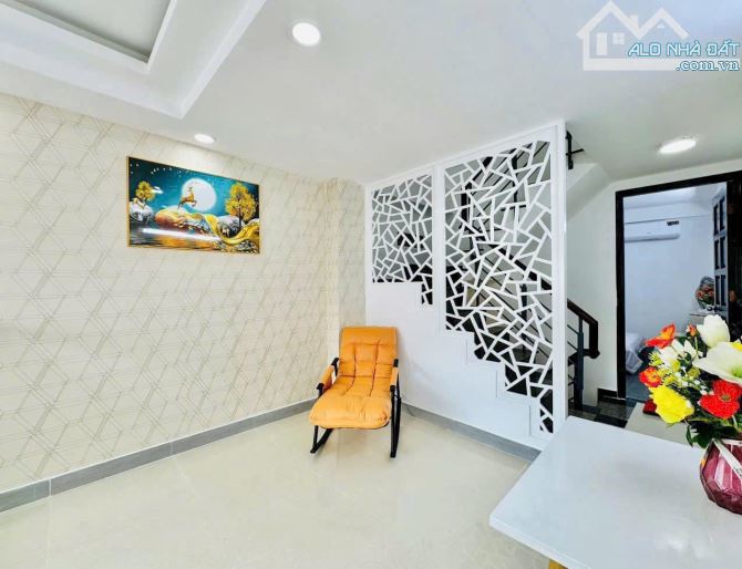 Tài Chính 3 Tỷ Mua Nhà 1/ Võ Văn Tần, Quận 3 / 56m2 / Sổ Riêng/ HĐ thuê 15tr - 3
