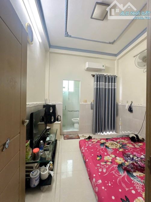 BÁN NHÀ MẶT TIỀN HẺM ĐƯỜNG ĐOÀN VĂN BƠ F14. Q4 - 4 TẦNG BTCT - 72m2 - 3
