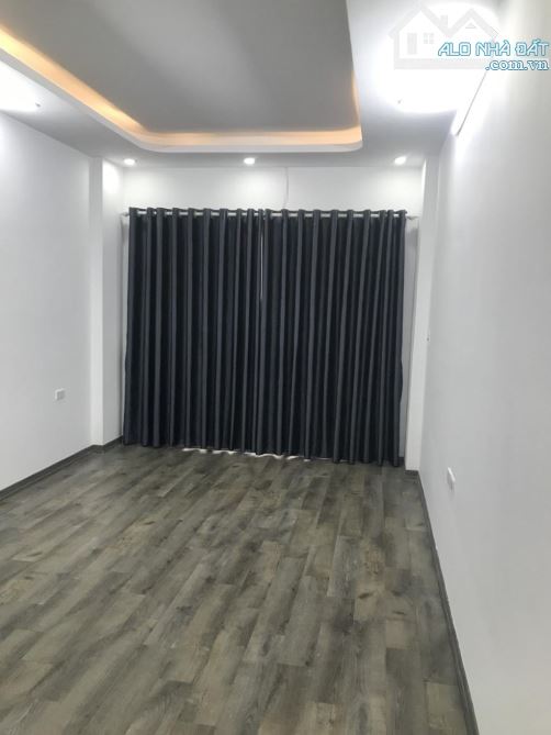 Bán nhà Phúc Lợi 31m2 x 6 tầng, ô tô 7 chỗ vào nhà, gần nhiều tiện ích, kinh doanh được - 3