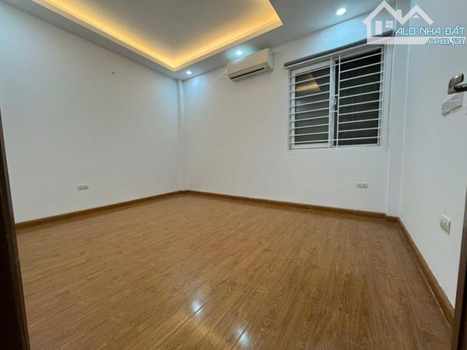 Cực Hiếm! Bán Nhà Lê Trọng Tấn, Ngách Ô Tô, 2 Mặt Thoáng, Mặt Tiền 4.5m, 46m2. - 3