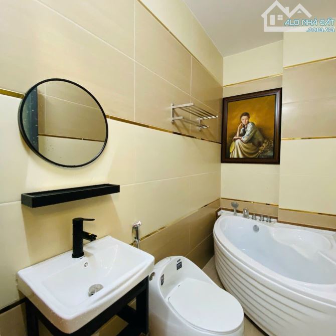 Bán nhà hẻm / Lê Đức Thọ  P 15  HXH  DT4m x18m Trệt 3 Lầu Giá 8 tỷ - 3