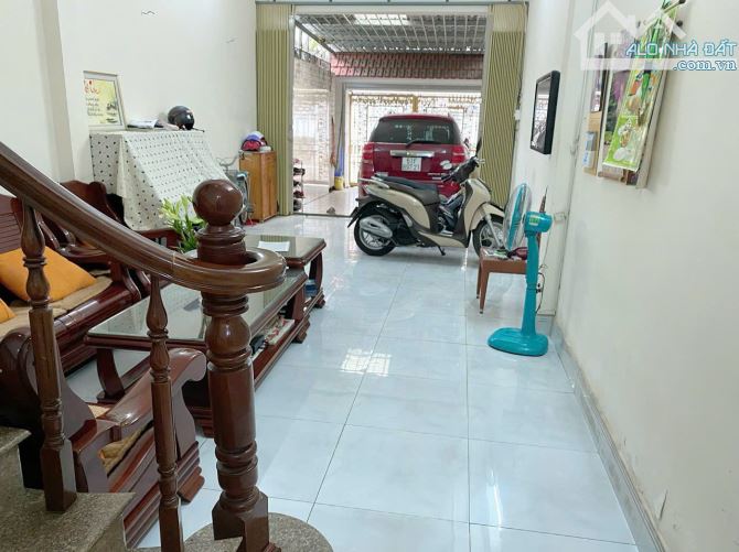 Bán nhà / Nguyễn Oanh P6 HXH 6m  DT 4mx18m  3 Lầu Sân thượng giá 8,2 tỷ TL - 3
