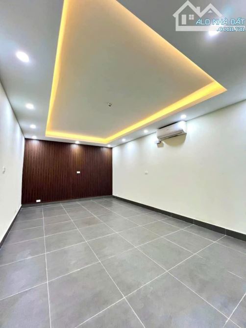 Bán Tập thể TẦNG 1 PHỐ KIM MÃ - NGÕ THÔNG - Ô TÔ ĐỖ CỬA - KINH DOANH. 4.85 tỷ - 3