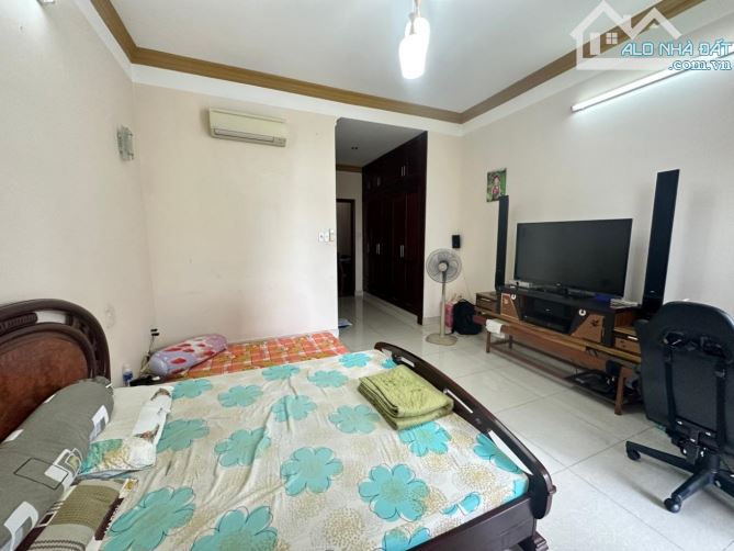 NGAY CỔNG VẠN PHÚC CITY, 4 TẦNG NỘI THẤT CAO CẤP ÔTÔ VÀO NHÀ 8,6X25 CHỈ 28 TỶ. - 3
