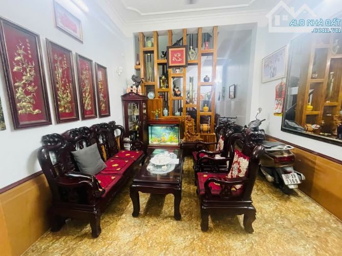 Bán nhà Xuân La - Phân lô quân đội - Ô tô đỗ cửa - 2 thoáng trước sau - 3