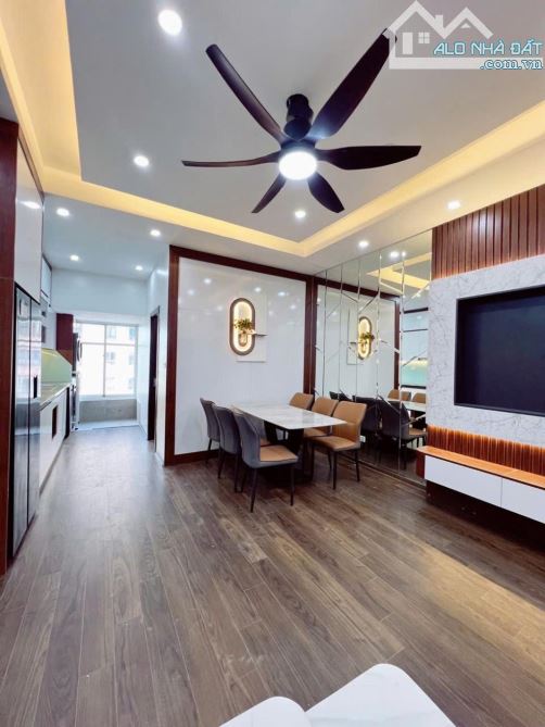 Bán căn góc chung cư sát đường Khuất Duy Tiến 82m 3 ngủ full nội thất đẹp chỉ nhỉnh 6 tỉ - 3