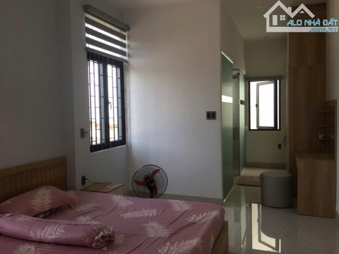 Cần bán nhà 3 tầng MT KD VIP đường Nguyễn Công Hoan, giá chỉ nhỉnh hơn 6 tỷ. - 3