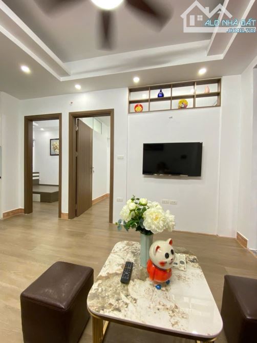 DUY NHẤT MỘT CĂN HỘ CCMN ĐỘC LẬP NHƯ NHÀ MẶT ĐẤT - CHÙA LÁNG ĐỐNG ĐA - HƠN 1 TỶ - CÁCH MẶT - 3