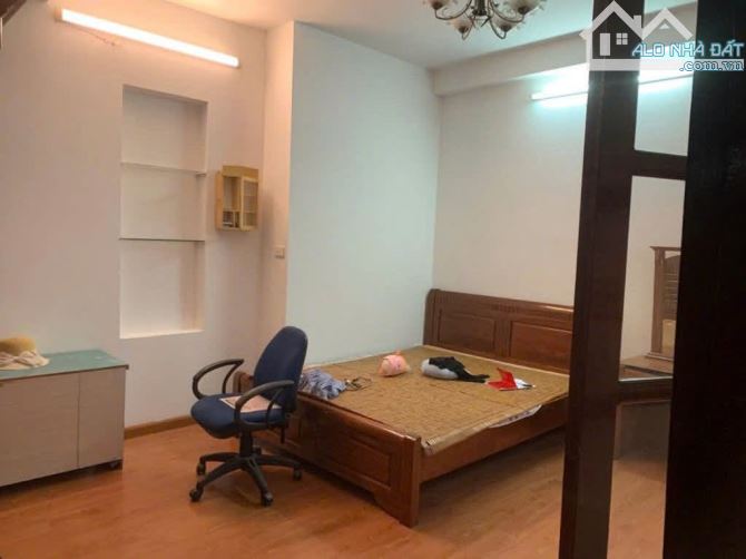 Cho thuê nhà ở Thổ Quan, Khâm Thiên, 50m2*4 tầng, 13,5 triệu - 3
