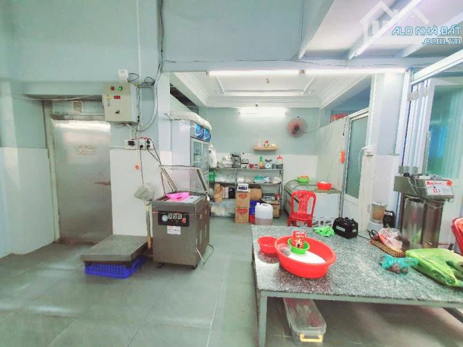 NHÀ P2 BÌNH THẠNH - 58M2(5x12) - BA GÁC - BA MẶT HẺM - C4 - GẦN CHỢ BÀ CHIỂU - 3