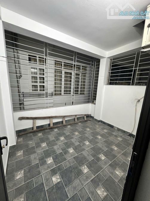 Cho thuê nhà ngõ 89 Thanh Lân, 4 tầng x 30m2, 2 ngủ, 9 Triệu ở gia đình - 3