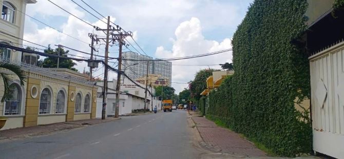 6.2T.Ỷ - XE HƠI TỚI NHÀ - 30M RA MẶT TIỀN - 110M2(5×22), SÁT TRƯỜNG HOA LƯ, HIỆP PHÚ - 3