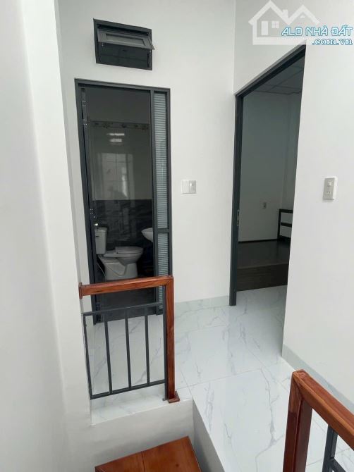 Bán nhà hẻm 2/4 phường vạn thạnh . Cạnh ngân hàng BIDV. Giá 2 tỷ 450 - 3