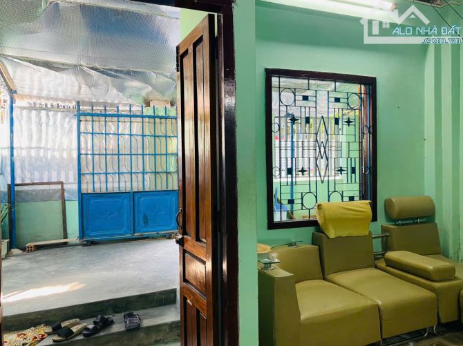 BÁN NHÀ CẤP 4 HẺM OTO ĐƯỜNG ĐÀO VĂN TIẾN-VĨNH HẢI.DT 92,5M NGAG 5,4M ĐƯỜNG 3M QH 10M CÓ 2P - 3