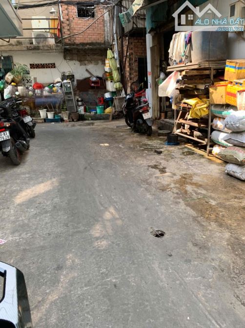 NHÀ HẺM 5M- P2 BÌNH THẠNH - 17M2 - 1TRỆT/2LẦU -BA GÁC - GẦN VŨ TÙNG, CHỢ BÀ CHIỂU - 3