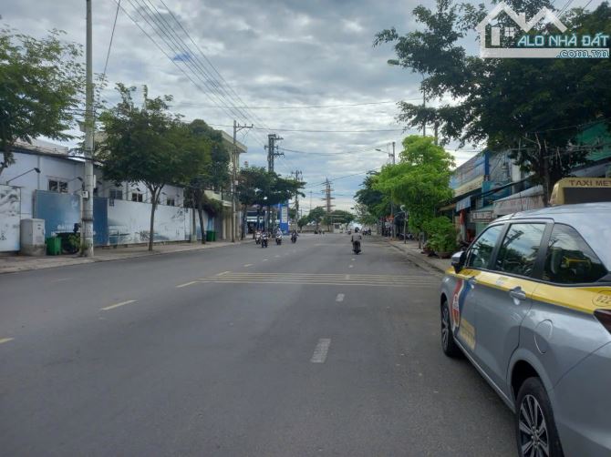 Bán đất tặng nhà C4 mặt tiền Tô Hiệu cách biển Nha Trang 150m gí tốt thị trường - 3