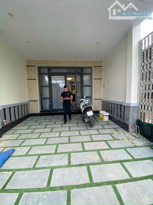 GIẢM GIÁ NHANH NHÀ Ở SÂN Ô TÔ ĐƯỜNG NHƯẠ P7 - 3
