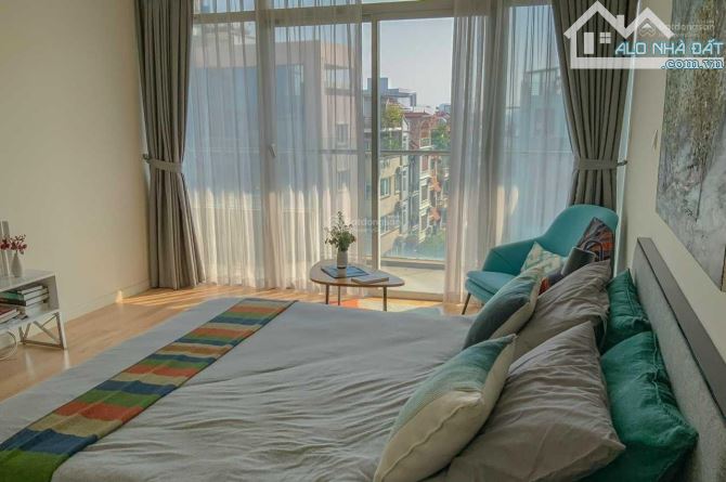 Bán tòa nhà 11 tầng - view hồ Trúc Bạch 28 phòng kinh doanh - MP Nguyễn Khắc Hiếu - 220m2 - 3