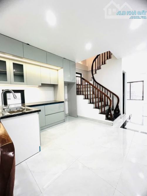 LÔ GÓC, OTO phố Định Công Thượng - Hoàng Mai 45m2 x 5 tầng, nhỉnh 12 tỷ. Có thương lượng. - 3