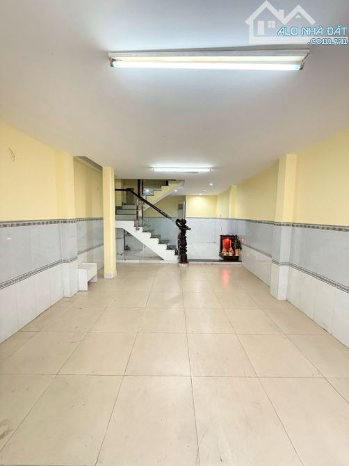 NHÀ KHU VIP SÂN BAY, 3 TẦNG 60M² NỞ HẬU, HXH TRÁNH, 6PN, KHU DÂN TRÍ CAO, CHỈ 13.2 TỶ - 3