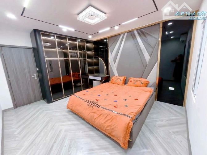 Tập thể mặt phố Thi Sách 75m 2 ngủ ,2 vs, để lại nội thất . - 3