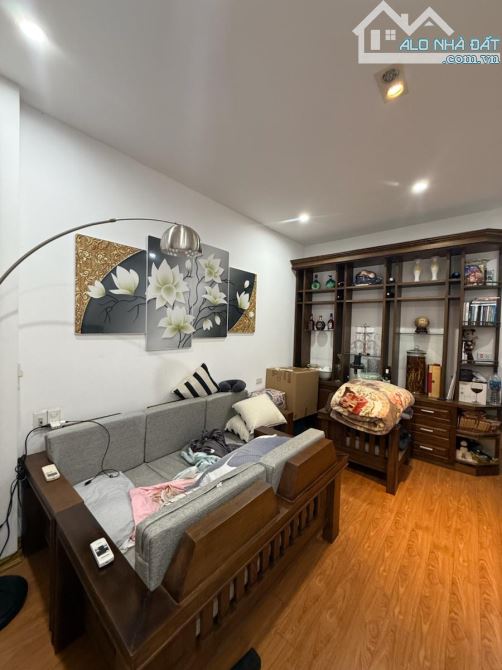 Bán nhà Ngọc Thuỵ - Gần phố - 30m2 x 5T - Quanh 6 tỷ - 3