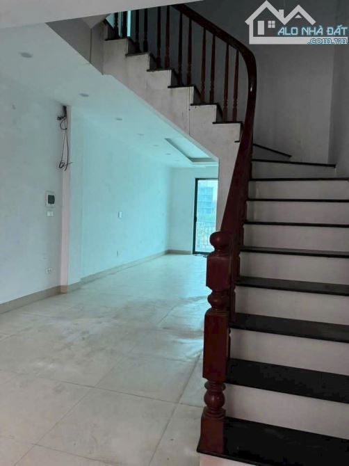 CHO THUÊ MẶT BẰNG KINH DOANH KẾT HỢP Ở MẶT PHỐ NGỌC THUỴ LONG BIÊN - 3