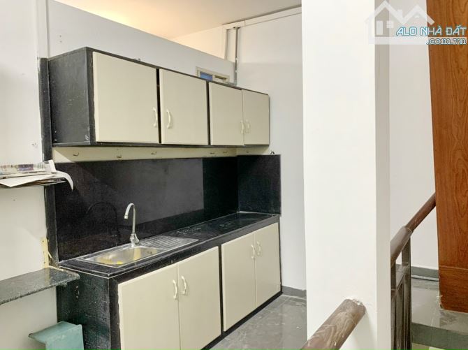 Cho thuê nhà mới 3 lầu hẻm xe hơi đường Hồ Thành Biên Phường 4 Quận 8 - 3