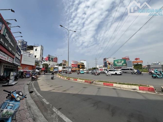 bán nhà mặt tien vòng xoay phú lâm 50m2 (3,5x14) 4 tâng  chỉ có 7,5 ty. - 3
