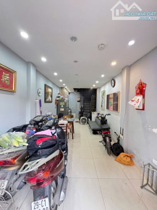 Hàng hiếm!!! Bán nhà phố Nguyễn Văn Cừ - Ngõ thông - Ô tô qua - 30m2 x 5T - Nhỉnh 7 Tỷ - 3