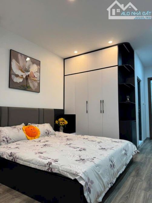 - Bán nhà đường Võ Chí Công, sát phố, nội thất xịn sò, 72m2, 14 tỷ. - 3