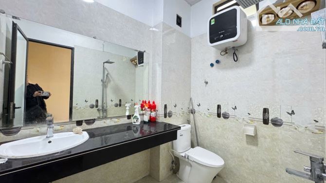 Bán biệt thự mặt đường Tuyến 2 Lê Hồng Phong - DT 170m - Mt 9m - Giá Tốt - 3