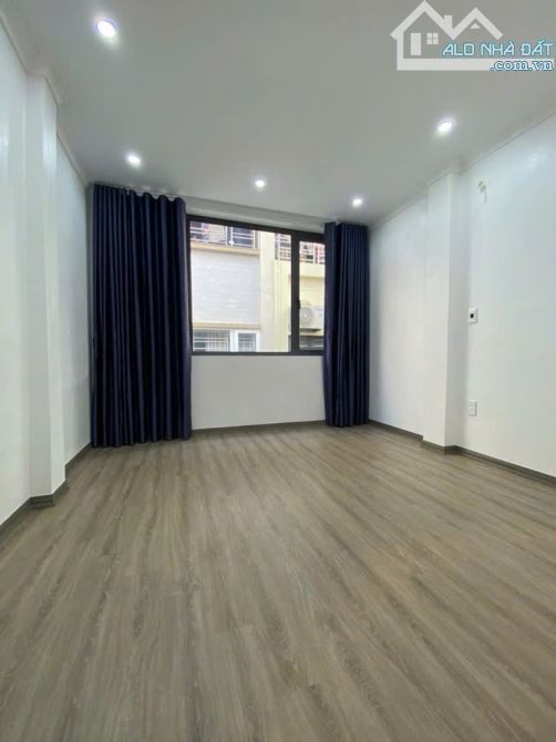 NHÀ PHỐ TRẦN QUỐC HOÀN - CẦU GIẤY - PHÂN LÔ - Ô TÔ TRÁNH - NHÀ MỚI ĐẸP - KINH DOANH - 3