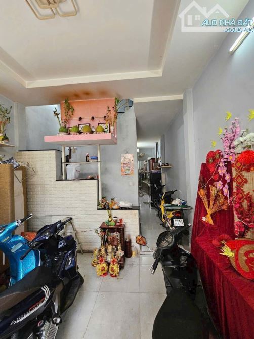 NHÀ 2 LẦU ĐÚC (4.3x12.5m) NGAY CHỢ ĐƯỜNG HẬU GIANG Q.6 - 3
