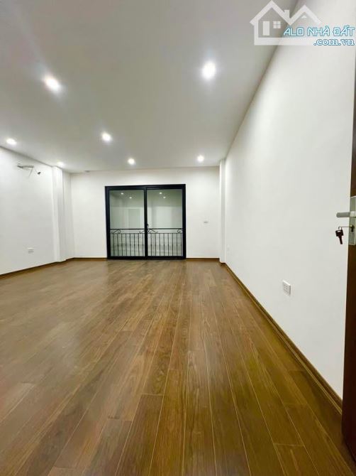 OTO VÀO NHÀ - NHÀ ĐẸP Ở NGAY - MẶT TIỀN QUYỀN LỰC - LÕI 3 ĐÌNH NGÕ THÔNG 4 NGẢ - 3