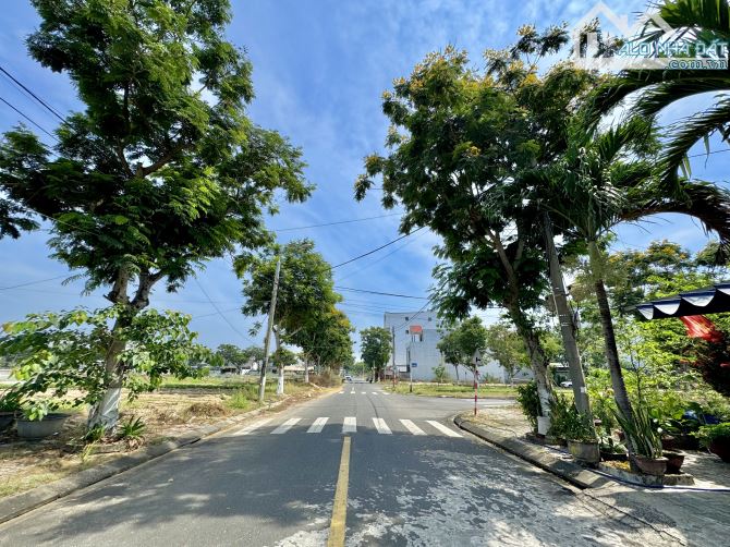 Bán lô góc 2MT 177m đường 7m5 Nguyễn Đình Hiến đối diện công viên ngay Làng ĐH - 3