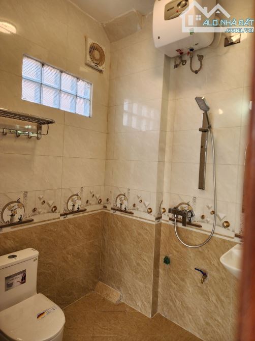 Bán nhà vị trí đẹp đường Lệ Mật - Q. Long Biên - 2