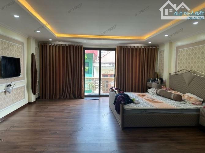 BÁN NHÀ PHÙNG CHÍ KIÊN 60m2 × 6T × MT 5,5m. 2 THOÁNG + THANG MÁY - 2 Ô TÔ TRÁNH - 3