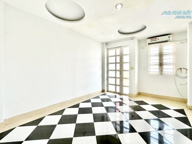 Siêu phẩm khu D phường 25, ngay ĐH Hutech - Hẻm 8m - Hơn 12 tỷ - 3