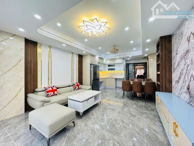 Bán nhà mặt phố vip Thụy Khuê Tây Hồ, vỉa hè rộng kinh doanh đỉnh cao 55m*5T, thang máy 4m - 3